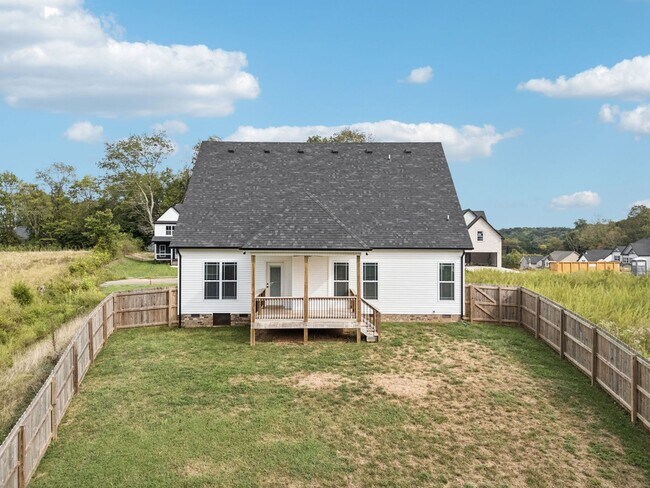 Building Photo - 3 Bedroom 2 1/2 Bathroom Home!!