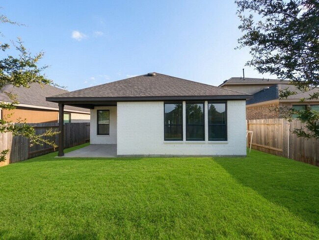 Building Photo - 18122 Sonresa Wy