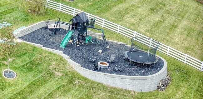 Building Photo - 1890 Williams Rd