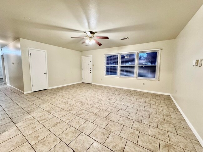 Building Photo - 3008 57th St