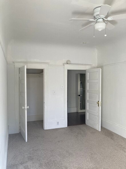 Building Photo - 1083 53rd St