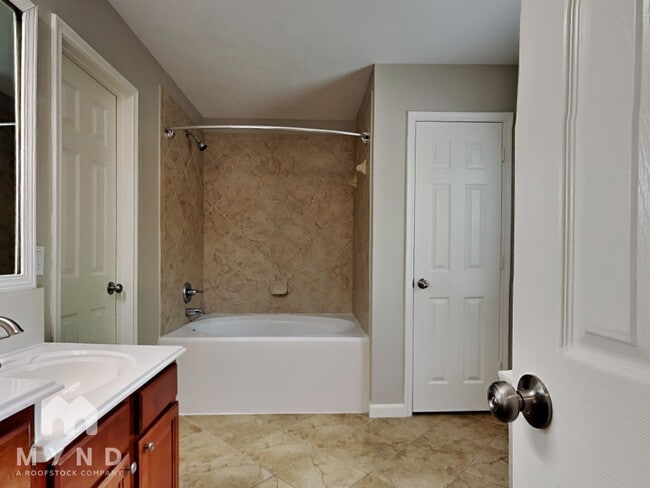 Building Photo - 7102 Cypress Pr Dr