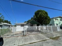 Building Photo - 1019 NW 24th St