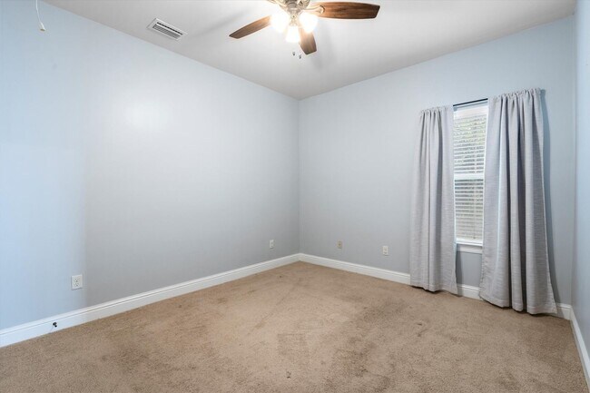 Building Photo - UPCOMING LISTING-CUSTOM BUILT HOME IN PINEHURST