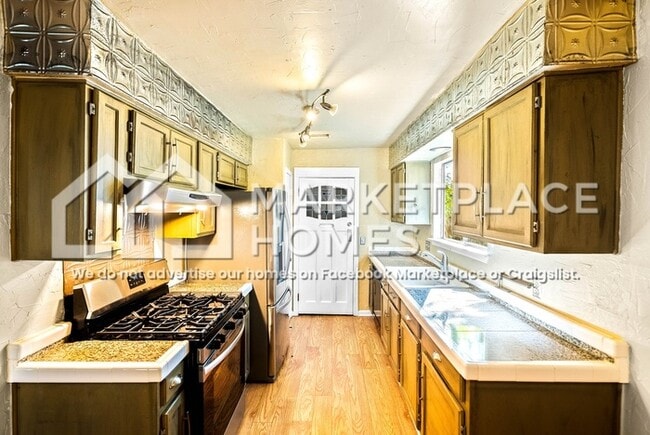 Building Photo - 8500 Caspian Dr