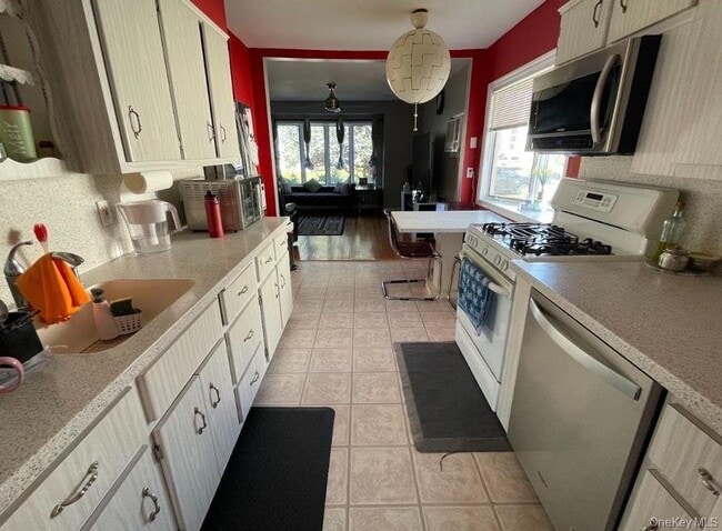 Building Photo - 54 Camden Pl