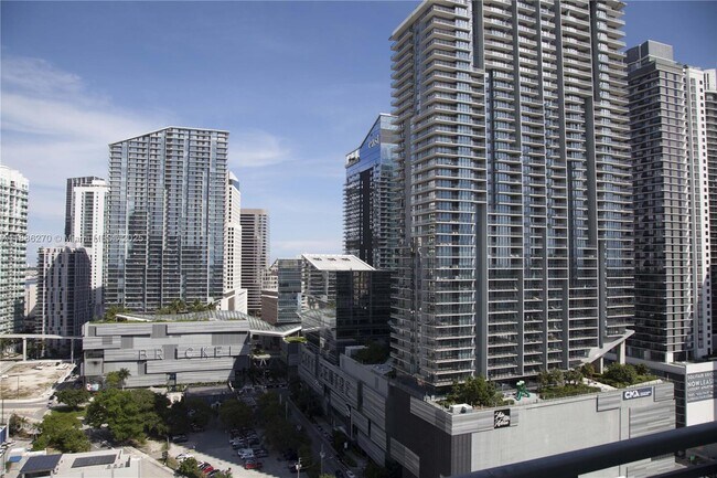 Building Photo - 690 SW 1st Ct