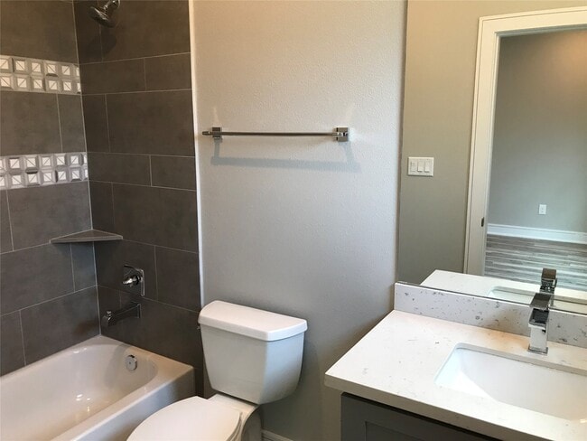 Building Photo - 1111 Edwards St