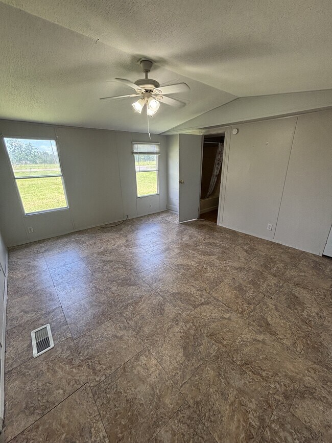 Building Photo - 1294 FM2108