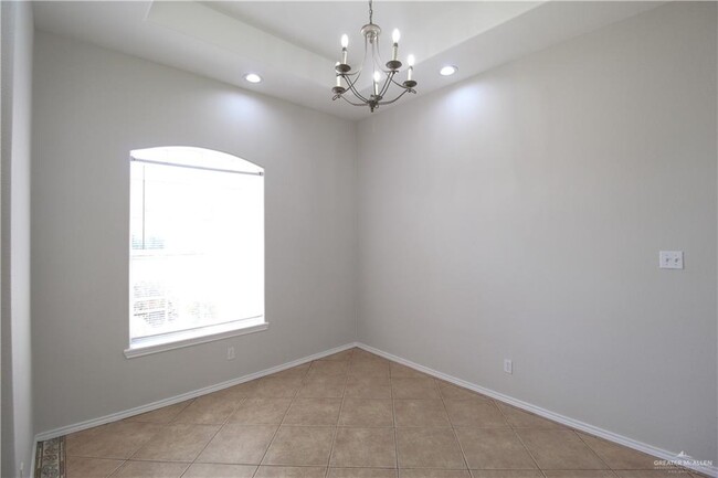 Building Photo - 5100 N 25th St