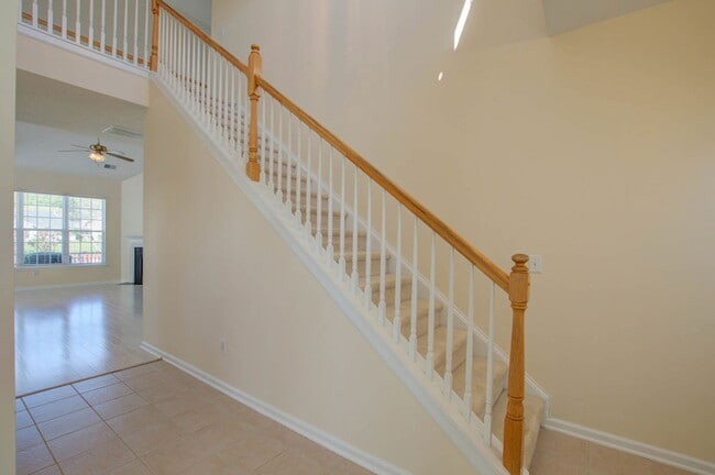 Building Photo - 533 Tribeca Dr