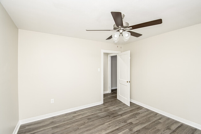 Building Photo - 2219 Blackwood Rd