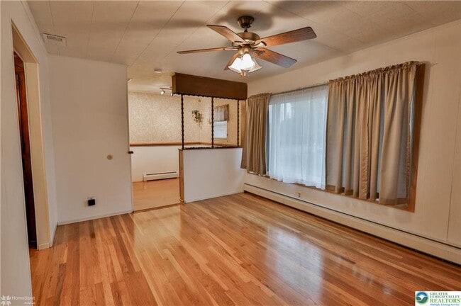 Building Photo - 1557 Greenview Dr