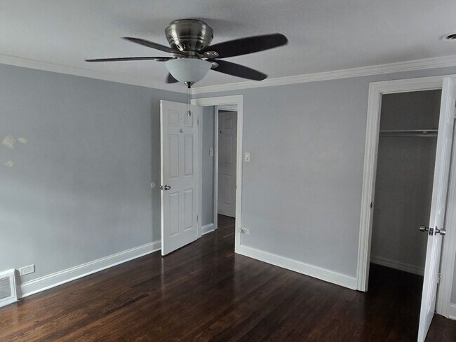 Building Photo - 9205 S Sangamon St
