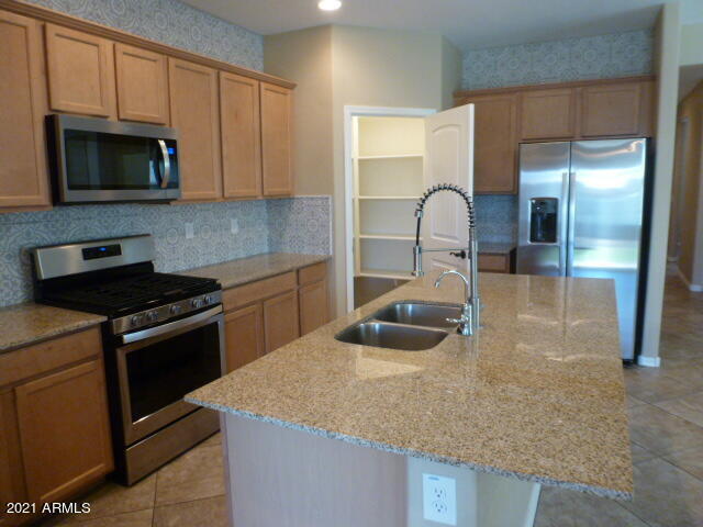 Building Photo - 2057 Kenton Way