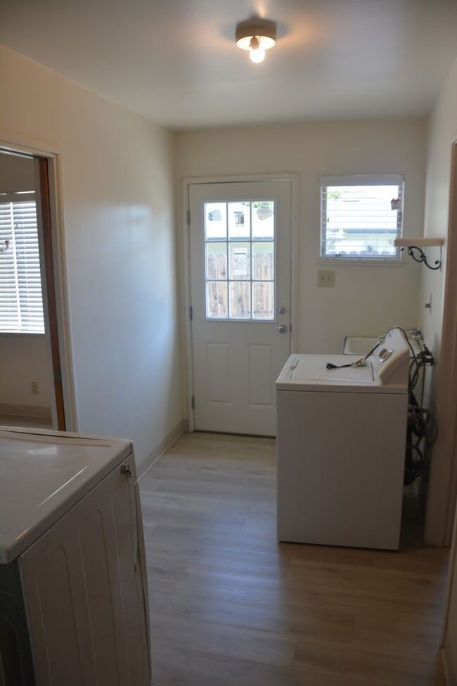 Building Photo - 3809 Lassen Dr