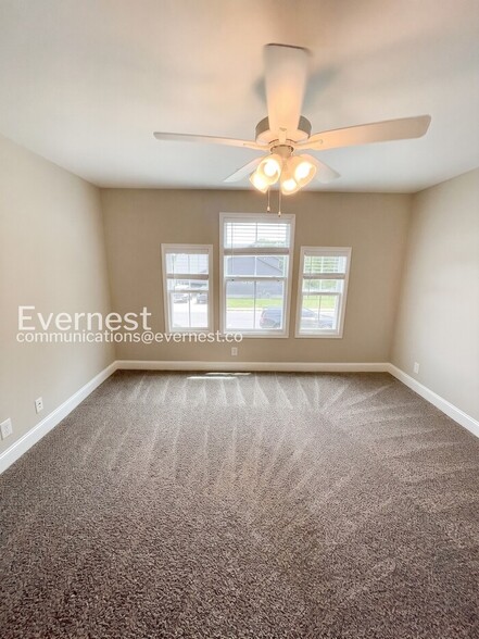 Building Photo - 4042 Ft Sumter Dr