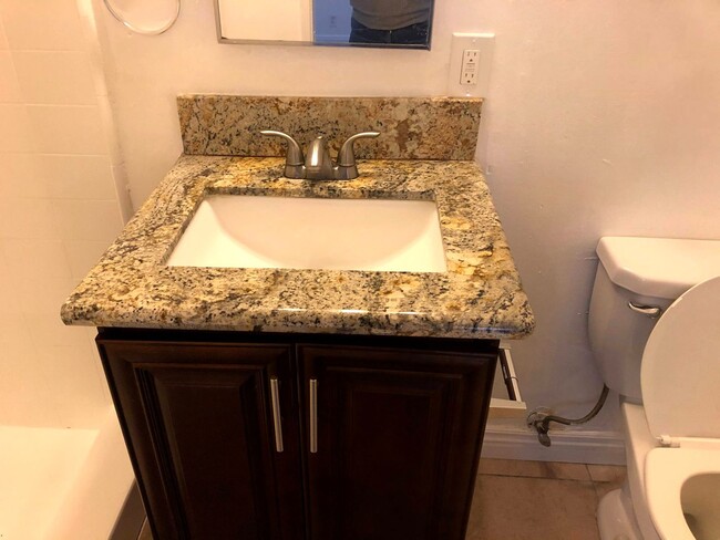Interior Photo - Whitsett 6023