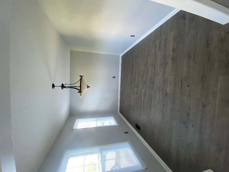 Building Photo - 334 Stoney Creek Dr