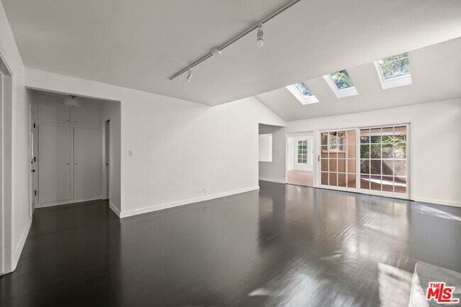 Building Photo - 3621 Longview Valley Rd