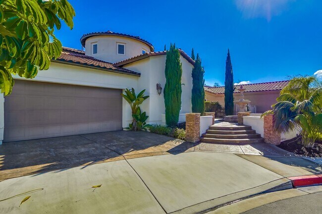 Building Photo - Beautiful 4 bedroom, 4.5 bathroom Home in the Varadero Community