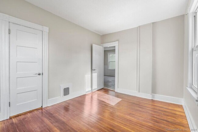 Building Photo - 49 Belden St