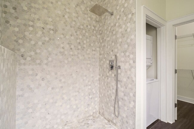 Building Photo - COMING SOON! Modern 1BR/1BA in First Ward – Walk to Parks, Dining & Entertainment