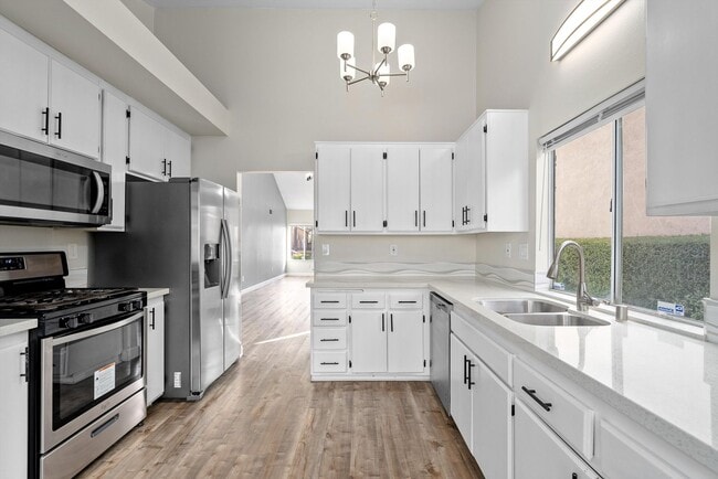 Building Photo - Charming 4-Bedroom Home with Stunning Views in Yorba Linda | AVAILABLE NOW