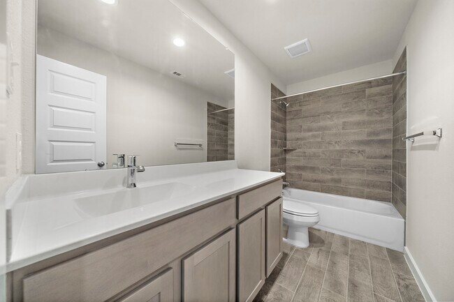 Building Photo - 3327 Tilley Dr
