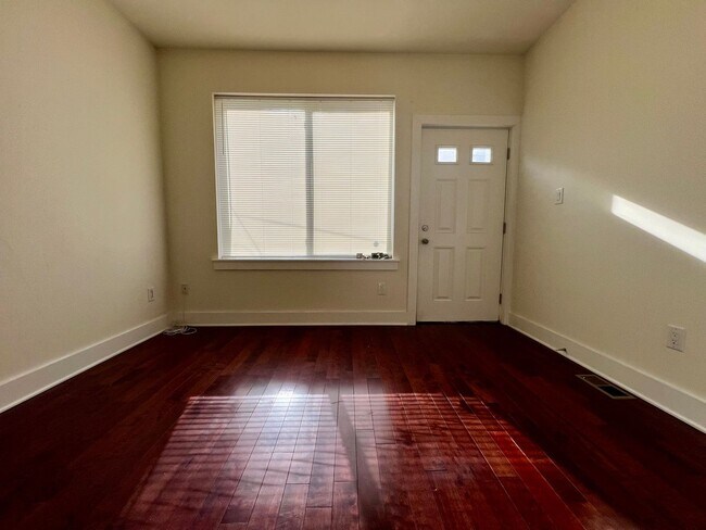 Building Photo - 1706 Arlington St