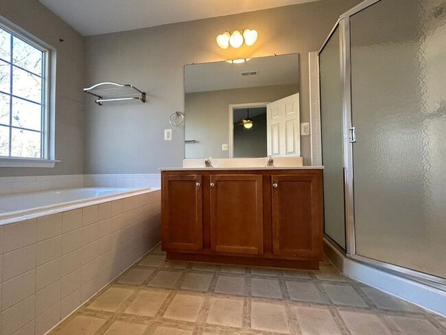 Building Photo - 4213 Normandy Ct