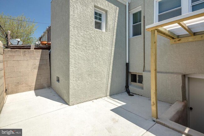 Building Photo - 1640 S 28th St