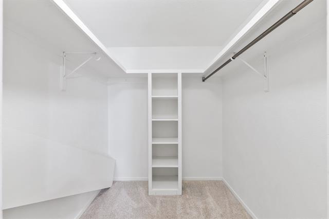 Building Photo - 5928 Sandhurst Ln