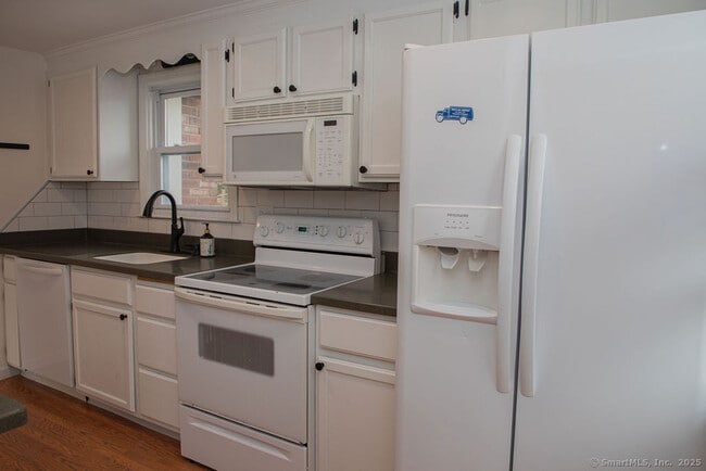 Building Photo - 20 Beckwith Dr