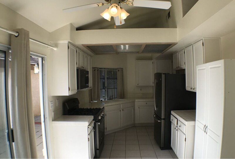 Building Photo - 41430 Avenida De La Reina