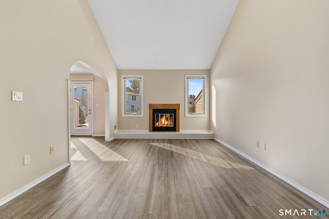 Building Photo - 68 Copper Beech Dr