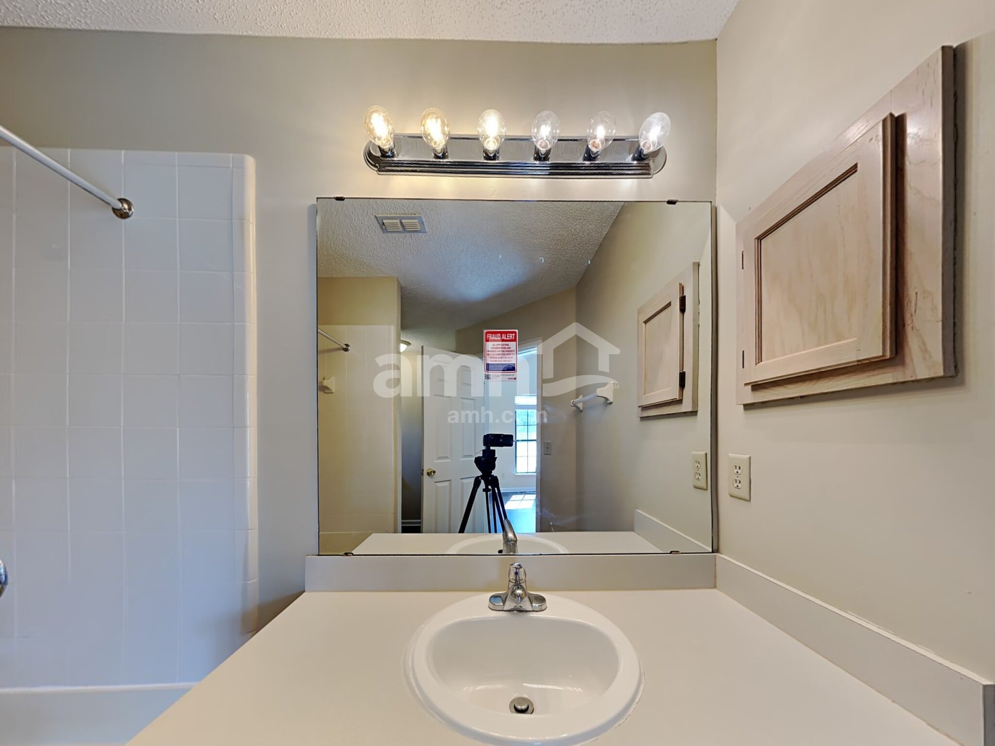 Building Photo - 7765 Spring Branch Dr N