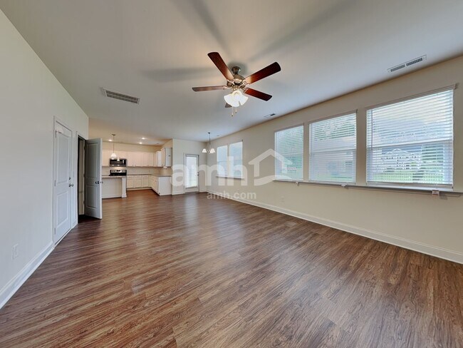 Building Photo - 203 Gregory Dr