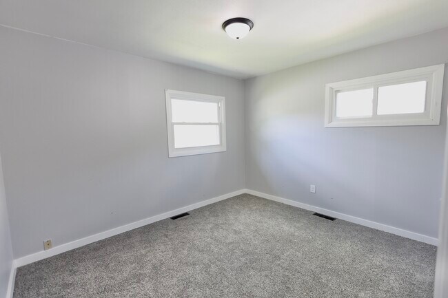 Building Photo - 2851 Fillmore Ln