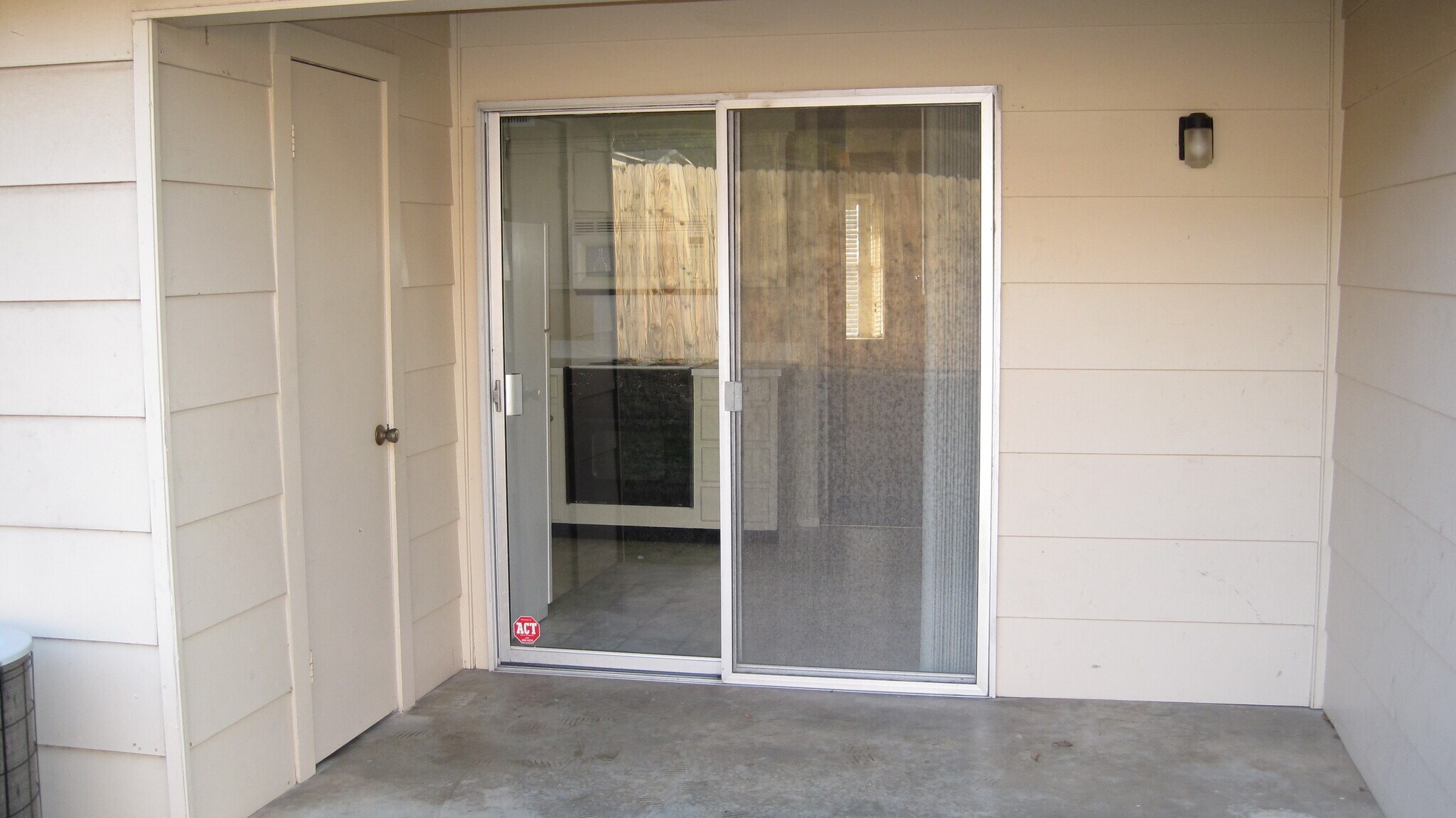 Building Photo - 114 E Amherst Dr