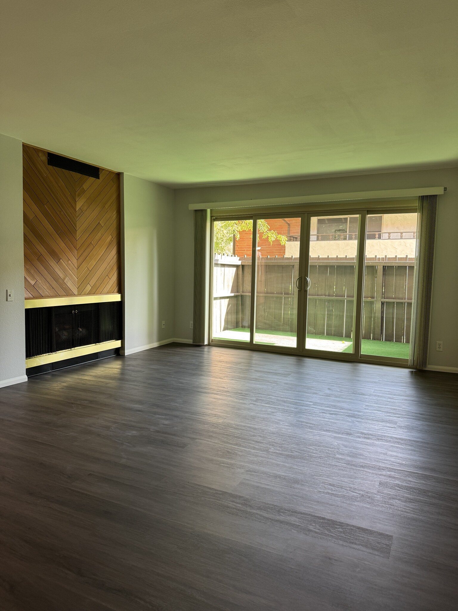 Building Photo - 31505 Lindero Canyon Rd