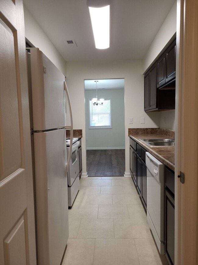 Building Photo - 6032 Brookwood Dr