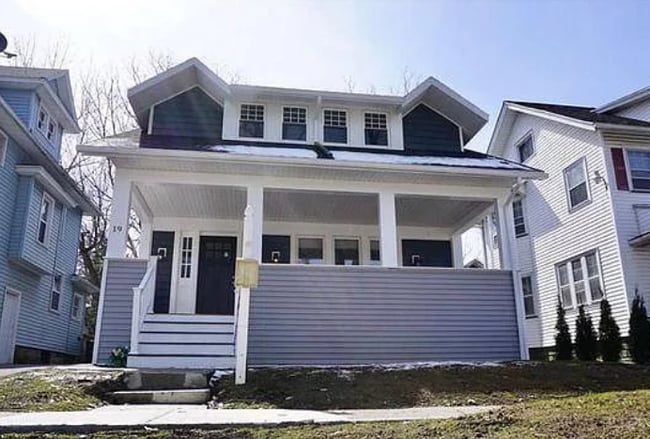 Building Photo - 19 Ellicott St