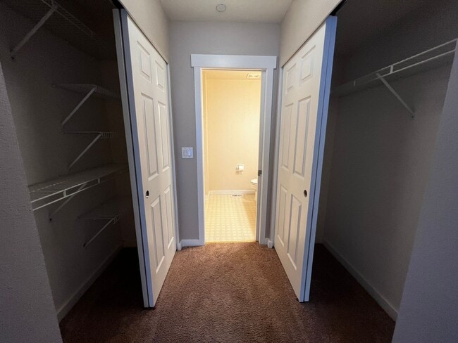 Building Photo - DuPont, 2 bedroom, 2 bath condo with A/C