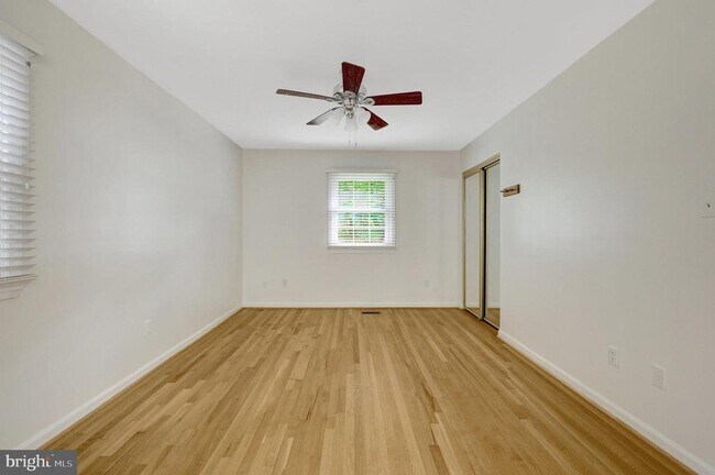Building Photo - 615 Kearney Ct SW