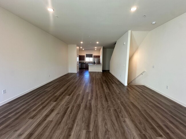 Building Photo - Stunning 3-Bed, 2.5-Bath Townhome in Gated...