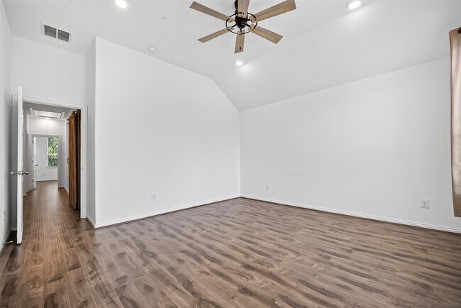 Building Photo - 4743 Glen Isle Dr
