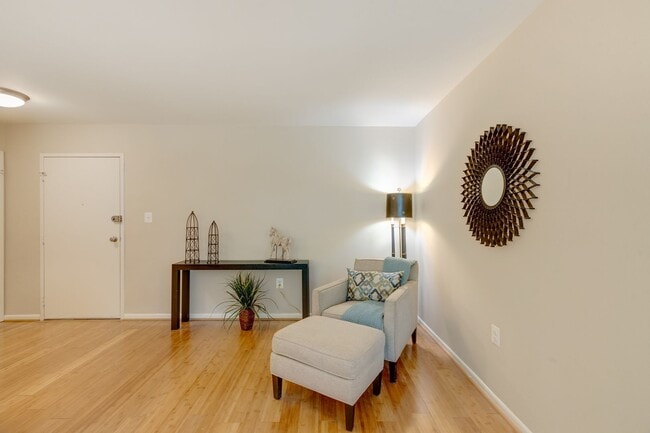 Building Photo - Lafayette Park Condominium | All Utilities Included | Pool, Tennis Court & Clubhouse