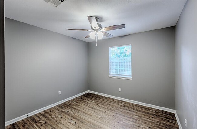 Building Photo - 3607 Hampstead Ct