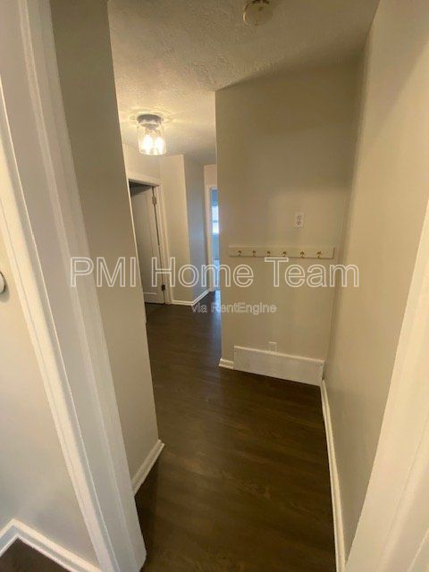 Building Photo - 330 E 100 N